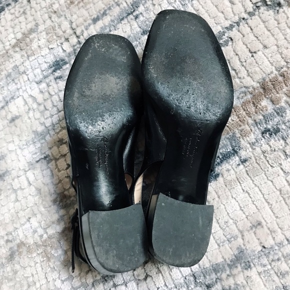 🚫SOLD!! 02/10🚫SALVATORE FERRAGAMO Vara Sandals-7 - Picture 6 of 8